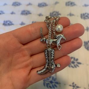 NWOT cowgirl themed pearl necklace